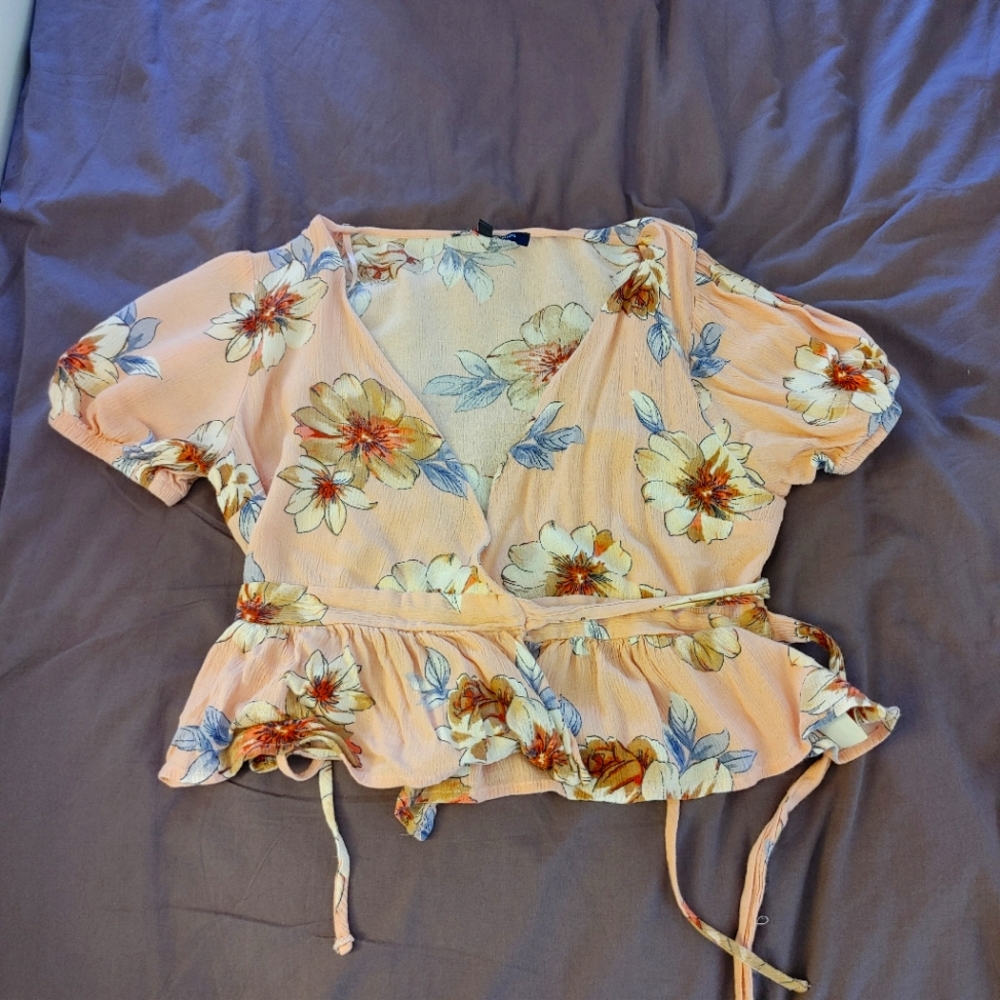 One ♥️ Clothing Pink Floral blouse top Size small s